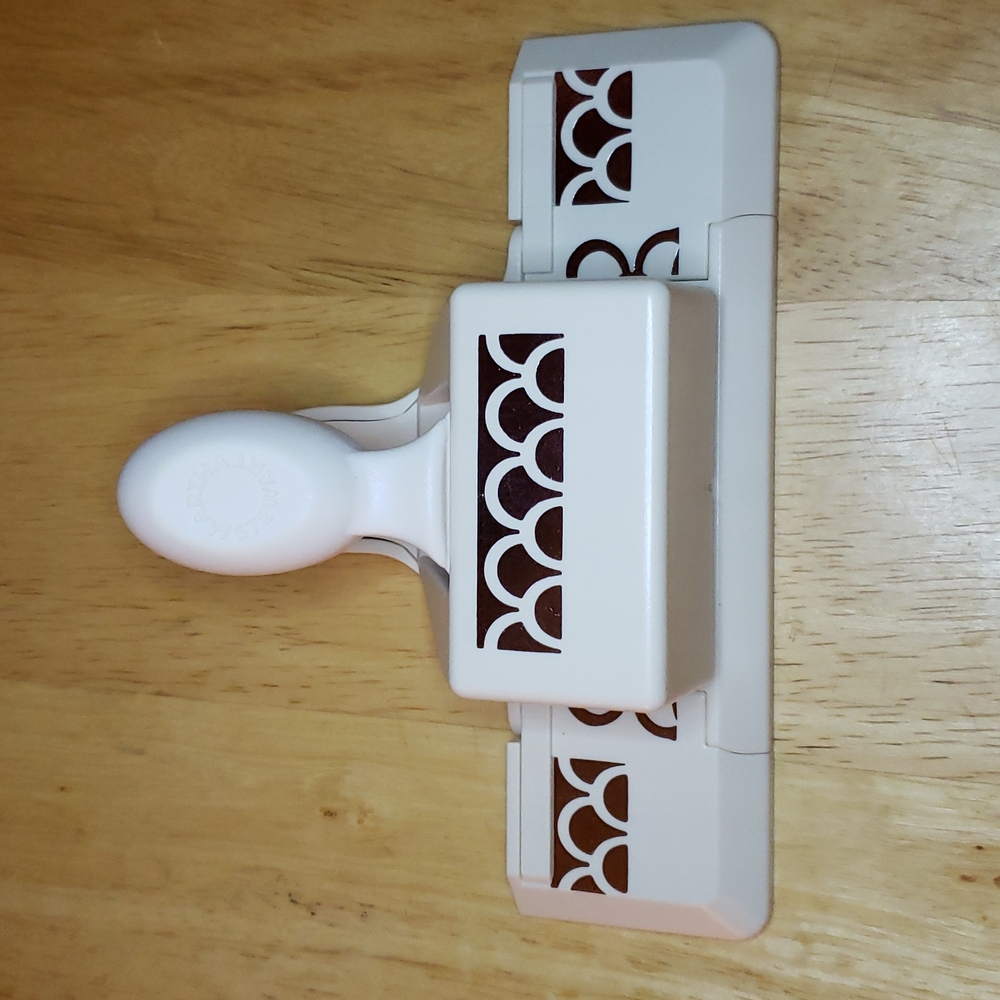 Martha Stewart Crafts Edge Punch